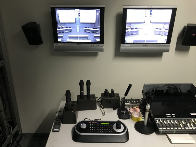 某社　大会議室　ＴＶ会議システム向けカメラ更新工事